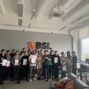 Наши резиденты проходят стажировку в IT-компании BSL - Школа программирования для детей, компьютерные курсы для школьников, начинающих и подростков - KIBERone г. Хотьково